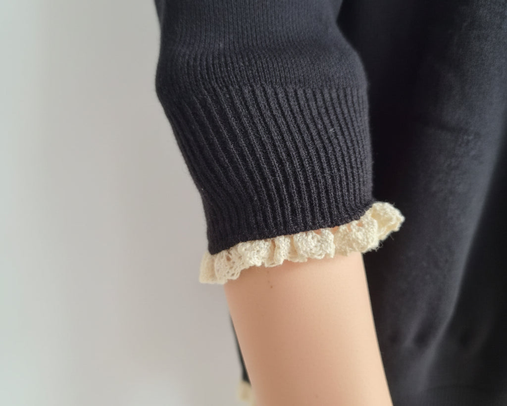 Sweater Tejido Niña con Cuello de Encaje 👸👑